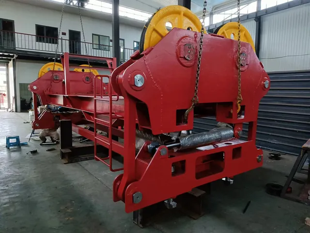 Pulley-Type Hydraulic Traversing Headblock