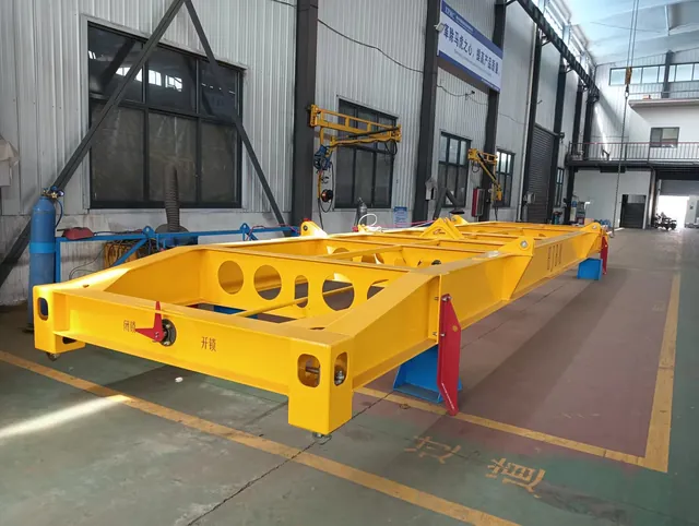 Semi-Automatic Fixed-Length Spreader view 2